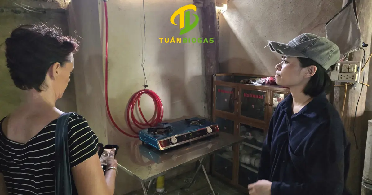 Tuấn Biogas cùng tổ chức Blue Dragon tấp huấn lắp túi biogas
