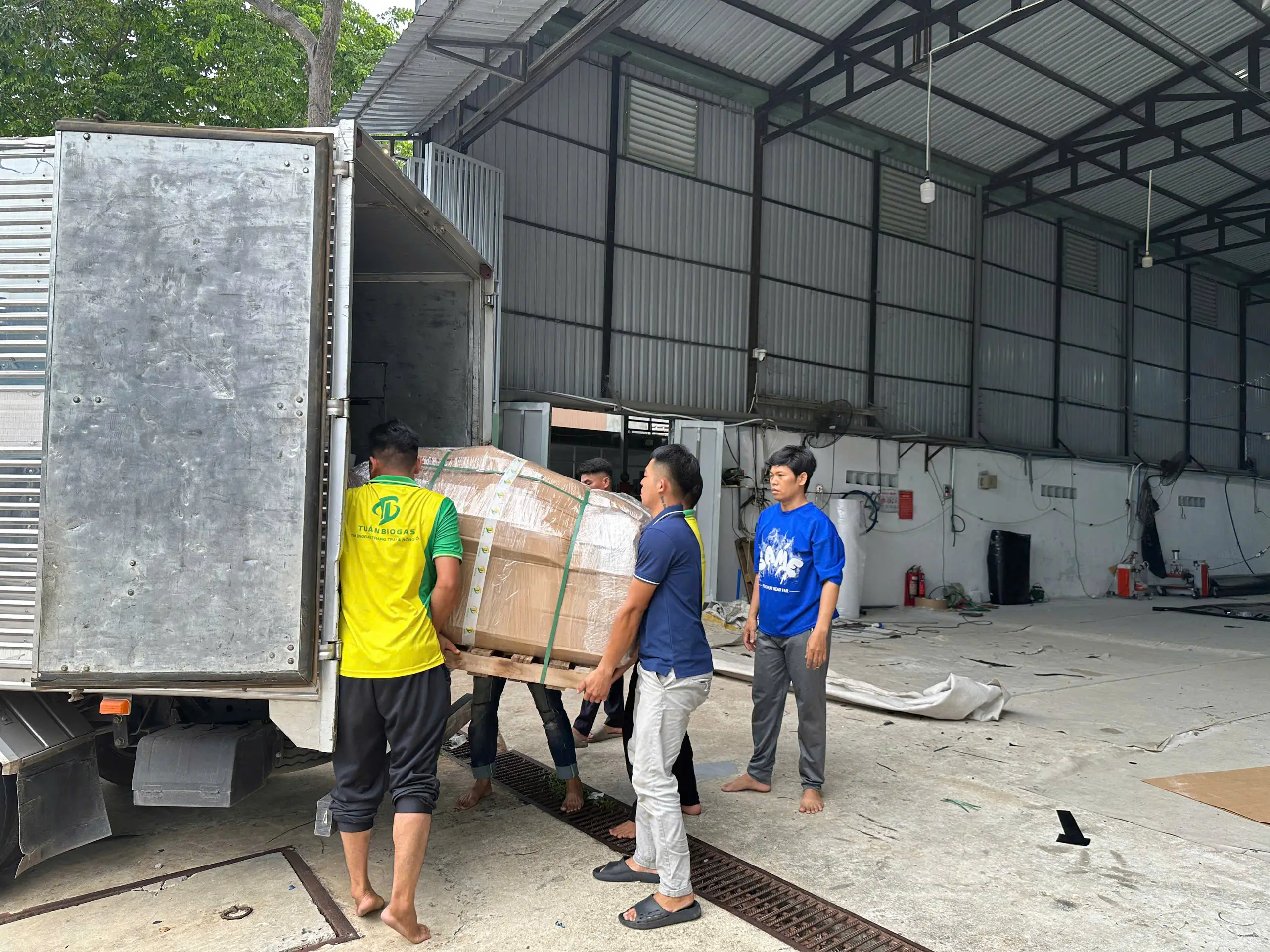 van-chuyen-tui-biogas-hdpe-tuan-biogas-toan-quoc