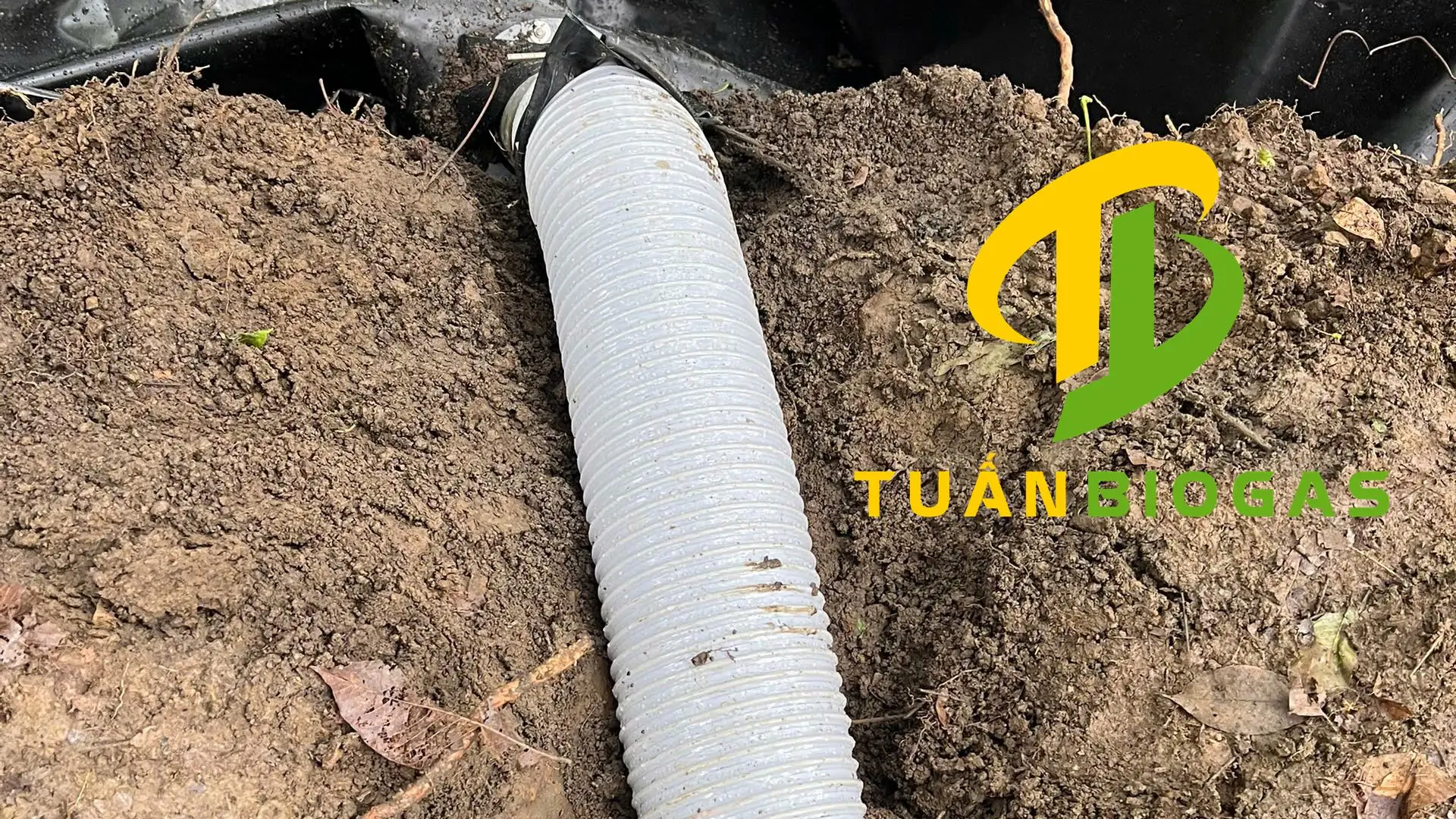 gắn ống ruột gà